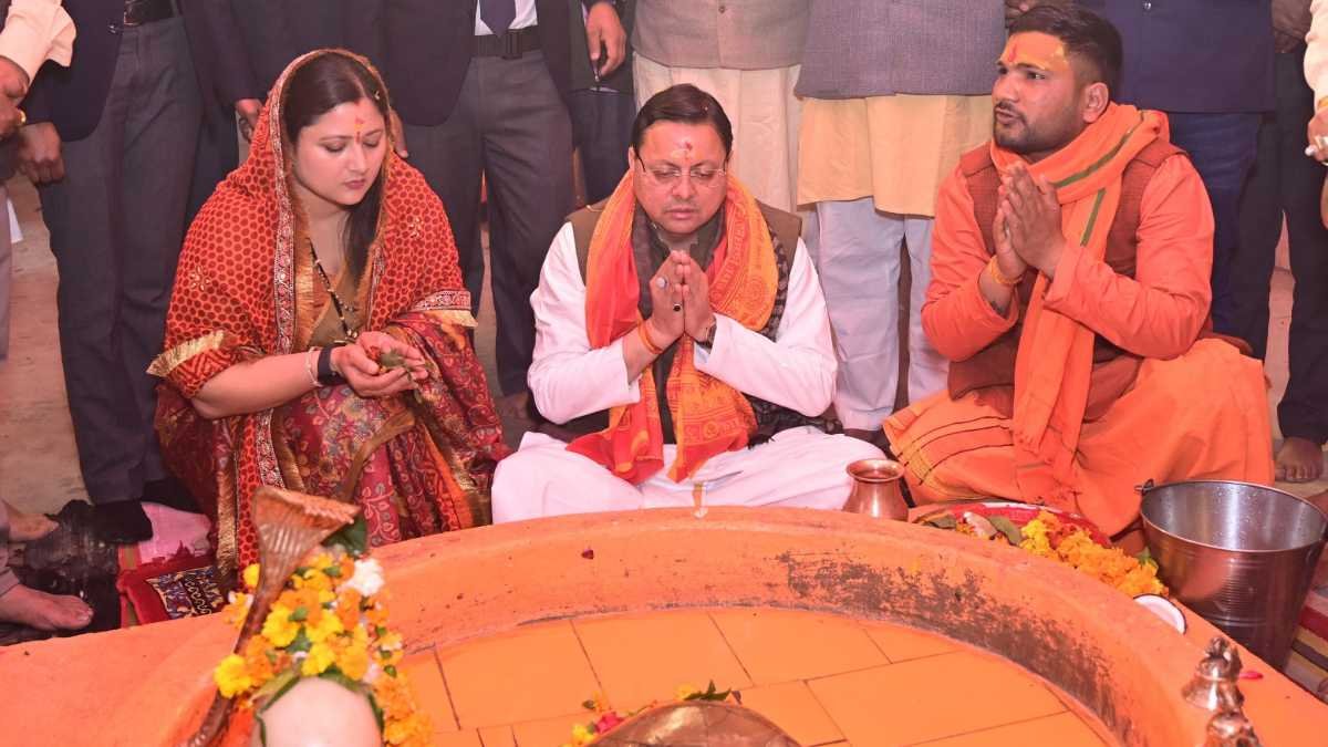 मुख्यमंत्री ने वनखण्डी महादेव मंदिर में किया जलाभिषेक…