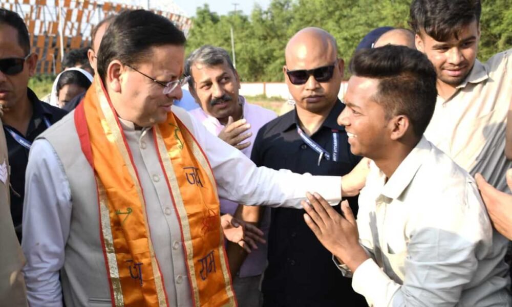 मुख्यमंत्री धामी ने सर्किट हाउस, हल्द्वानी में जनता से मुलाकात कर सुनी जनसमस्याएं