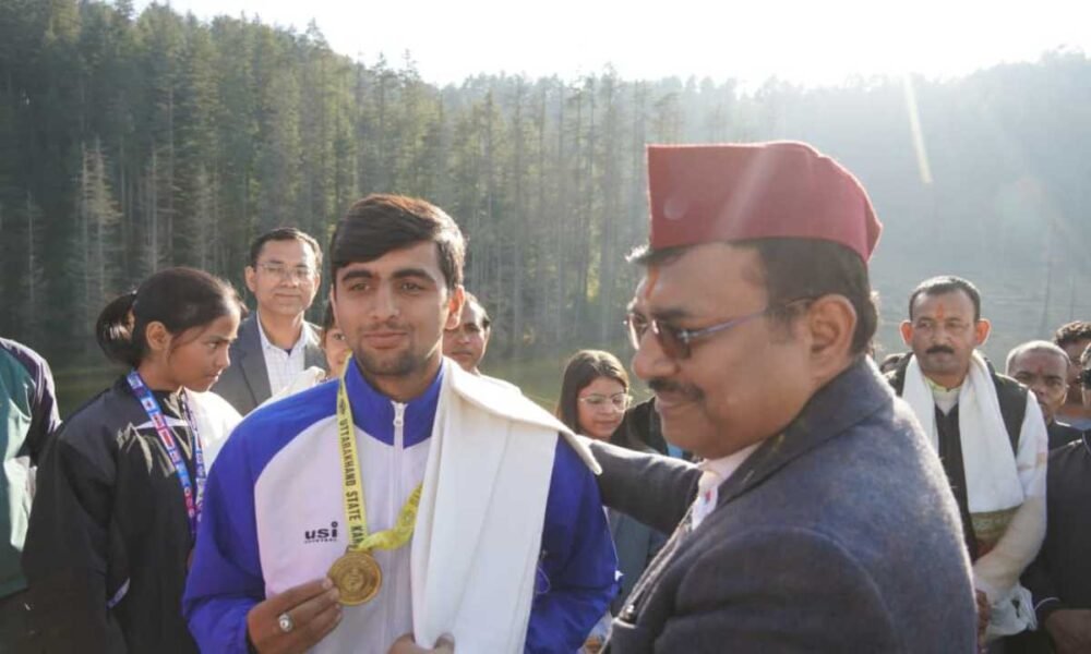 मुख्य सचिव ने सशस्त्र सेना झंडा दिवस पर सैनिकों को नमन, खिलाड़ियों को किया सम्मानित